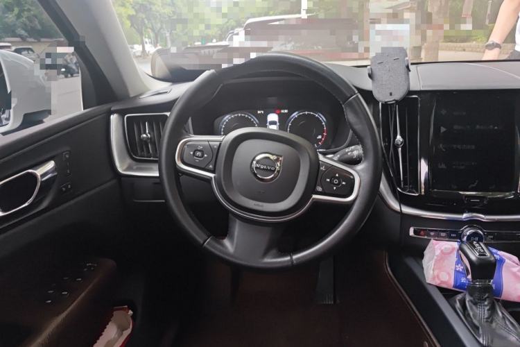 Used Volvo XC60 2019 T5 4x4 Smart Edition China V Standard Steering Wheel
