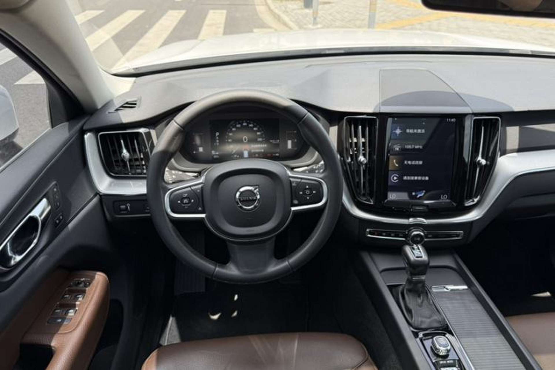 Used Volvo XC60 2019 T5 4x4 Smart Edition China VI Standard Steering Wheel