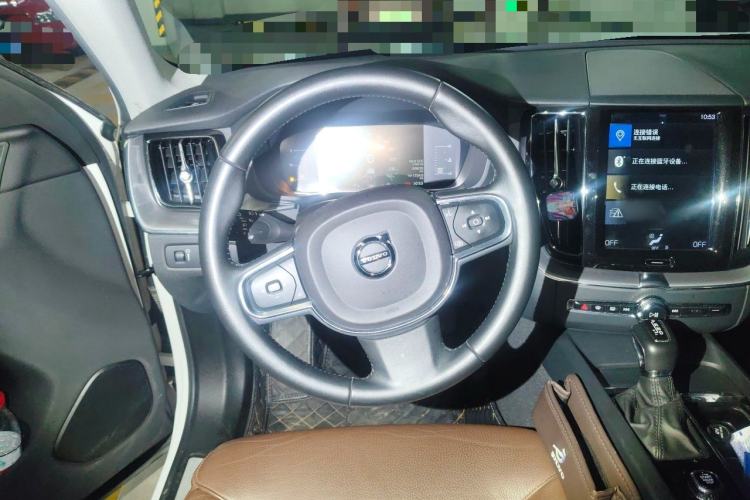 Used Volvo XC60 2019 T5 4x4 Smart Edition China V Standard Steering Wheel