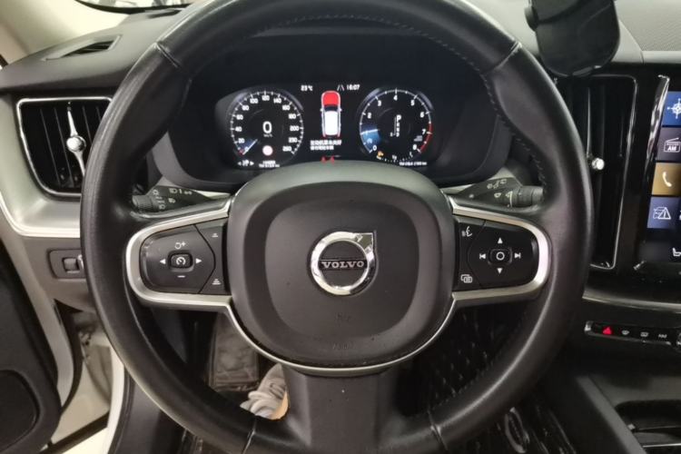 Used Volvo XC60 2019 T5 4x4 Zhiyuan Edition China VI Standard Steering Wheel