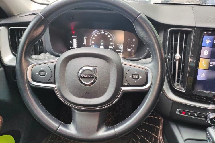 Used Volvo XC60 2019 T5 4x4 Smart Edition China V Standard Steering Wheel