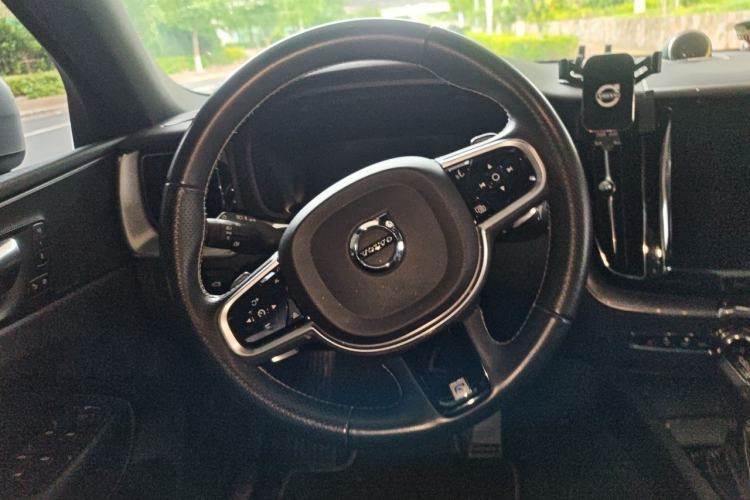 Used Volvo XC60 2019 T5 4x4 Zhiyuan Sport Edition China V Standard Steering Wheel