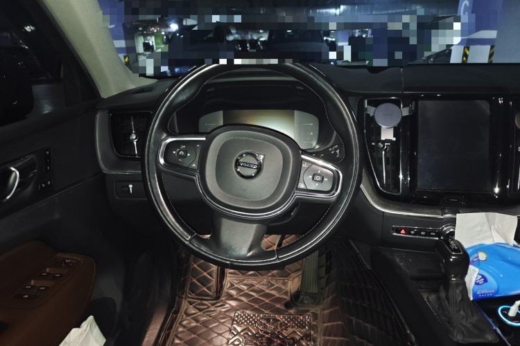 Used Volvo XC60 2019 T5 4x4 Smart Edition China V Standard Steering Wheel