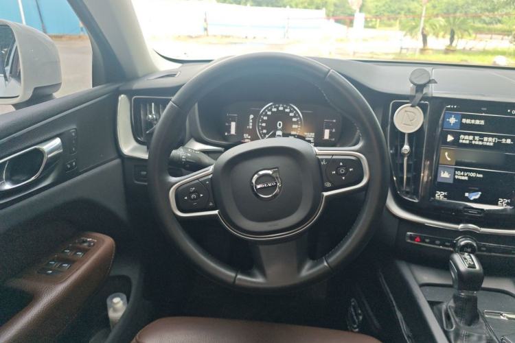 Used Volvo XC60 2019 T5 4x4 Smart Edition China VI Standard Steering Wheel