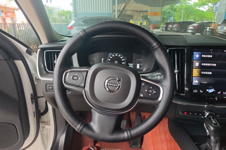 Used Volvo XC60 2019 T5 4x4 Smart Edition China VI Standard Steering Wheel