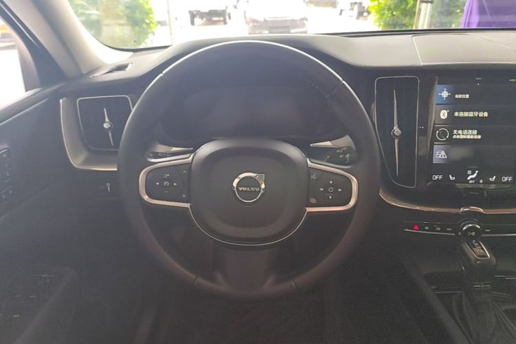 Used Volvo XC60 2019 T5 4x4 Smart Edition China V Standard Steering Wheel