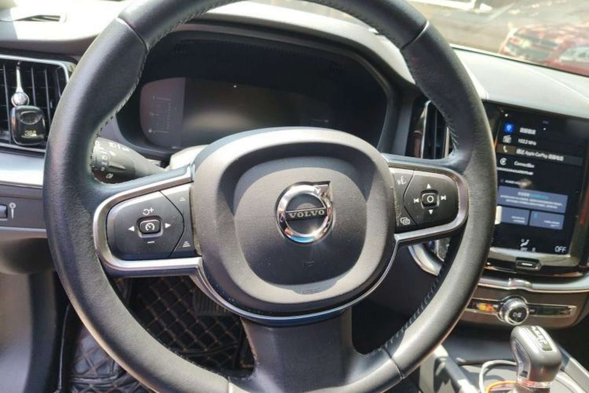 Used Volvo XC60 2019 T5 4x4 Smart Edition China VI Standard Steering Wheel