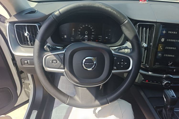 Used Volvo XC60 2019 T4 Zhiyi Edition China V Standard Steering Wheel