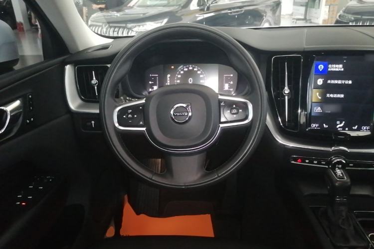 Used Volvo XC60 2019 T5 4x4 Smart Edition China VI Standard Steering Wheel