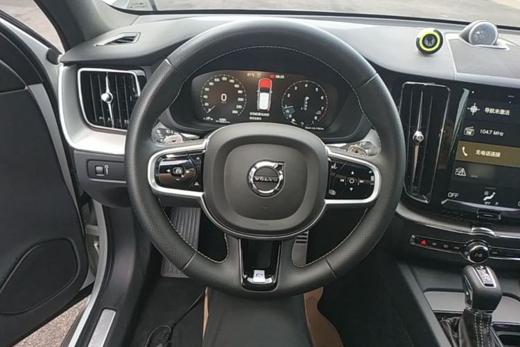 Used Volvo XC60 2019 T5 4x4 Zhiyuan Sport Edition China V Standard Steering Wheel