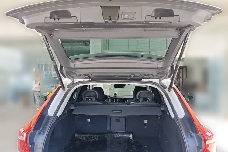 Used Volvo XC60 2019 T5 4x4 Smart Edition China V Standard Trunk