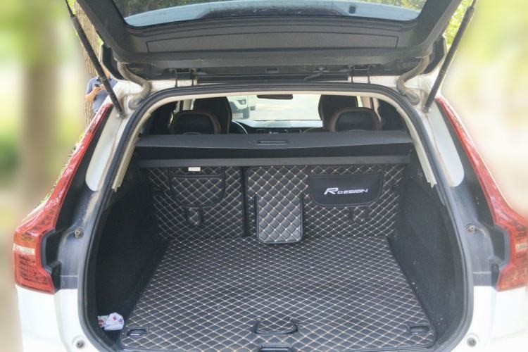 Used Volvo XC60 2019 T5 4x4 Smart Edition China V Standard Trunk