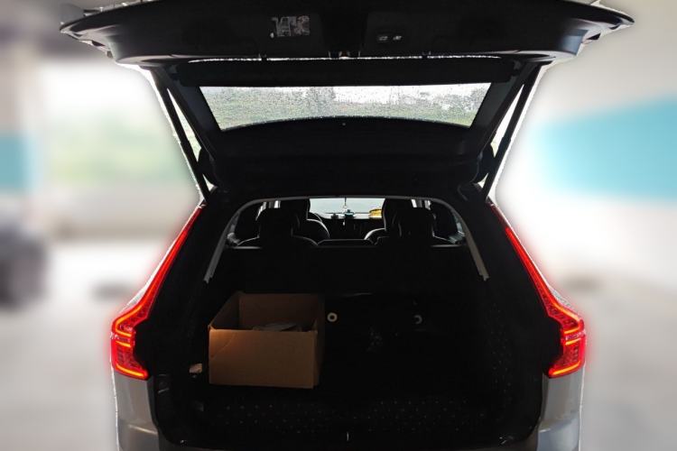 Used Volvo XC60 2019 T5 4x4 Zhiya Luxury Edition China V Standard Trunk