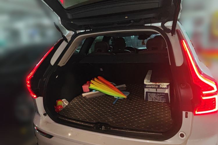 Used Volvo XC60 2019 T5 4x4 Smart Edition China V Standard Trunk