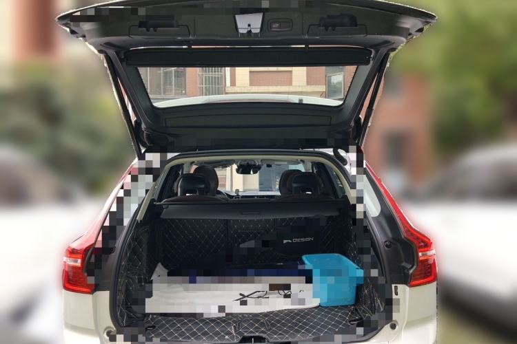 Used Volvo XC60 2019 T5 4x4 Smart Edition China V Standard Trunk