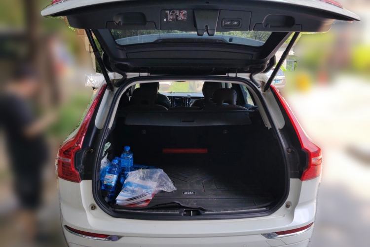 Used Volvo XC60 2019 T5 4x4 Zhiya Luxury Edition China VI Standard Trunk