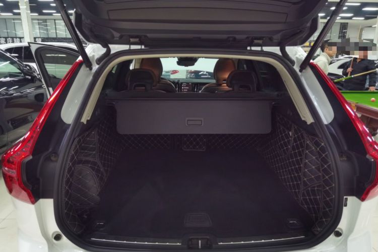 Used Volvo XC60 2019 T5 4x4 Zhiyuan Edition China VI Standard Trunk