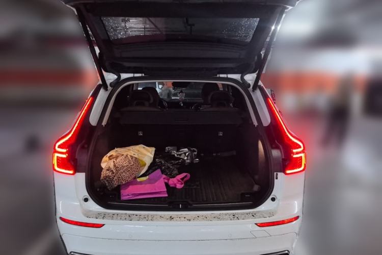 Used Volvo XC60 2019 T5 4x4 Zhiyuan Edition China VI Standard Trunk