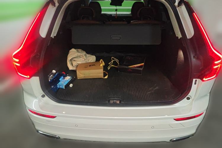 Used Volvo XC60 2019 T5 4x4 Smart Edition China V Standard Trunk
