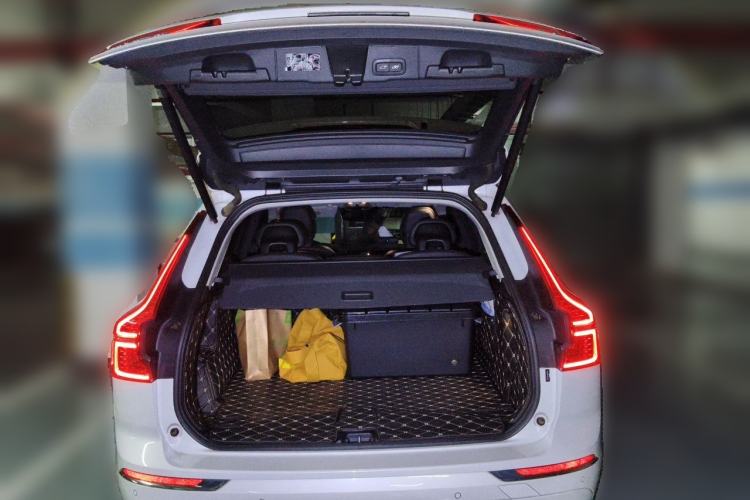 Used Volvo XC60 2019 T5 4x4 Zhiya Luxury Edition China V Standard Trunk