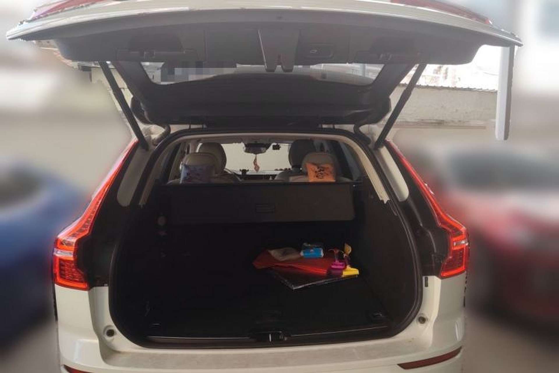 Used Volvo XC60 2019 T5 4x4 Smart Edition China V Standard Trunk