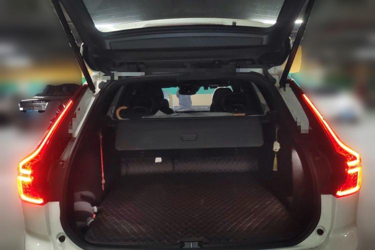 Used Volvo XC60 2019 T5 4x4 Zhiyuan Sport Edition China V Standard Trunk