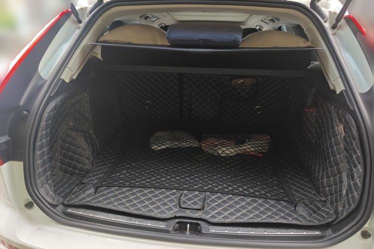 Used Volvo XC60 2019 T5 4x4 Smart Edition China VI Standard Trunk