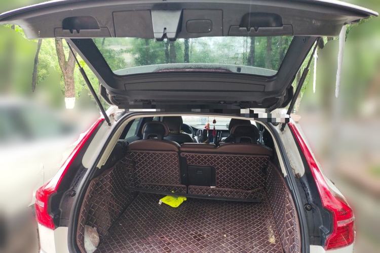 Used Volvo XC60 2019 T5 4x4 Smart Edition China V Standard Trunk