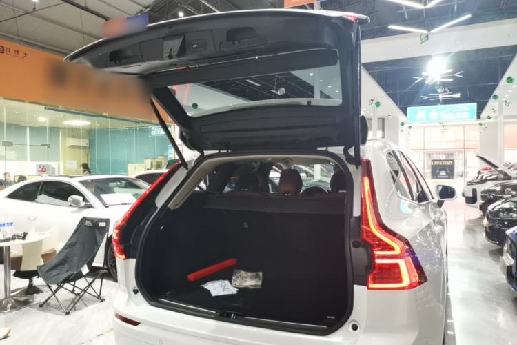 Used Volvo XC60 2019 T5 4x4 Smart Edition China V Standard Trunk