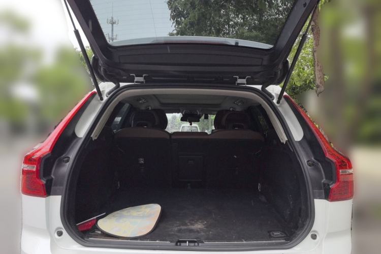 Used Volvo XC60 2019 T5 4x4 Smart Edition China V Standard Trunk