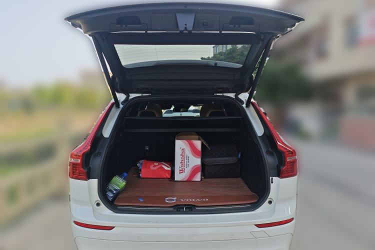 Used Volvo XC60 2019 T5 4x4 Smart Edition China V Standard Trunk
