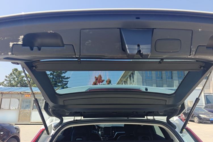 Used Volvo XC60 2019 T4 Zhiyi Edition China V Standard Trunk