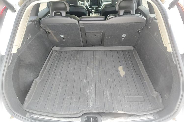 Used Volvo XC60 2019 T5 4x4 Smart Edition China V Standard Trunk