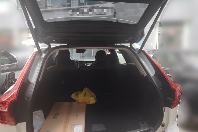 Used Volvo XC60 2019 T5 4x4 Smart Edition China V Standard Trunk