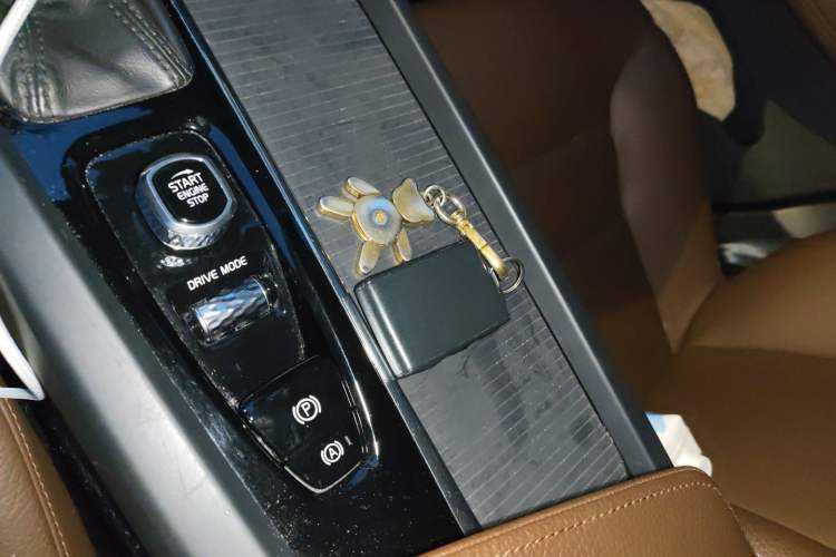 Used Volvo XC60 2019 T5 4x4 Smart Edition China V Standard Vehicle Key
