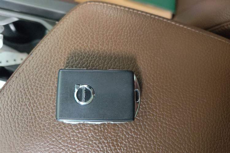 Used Volvo XC60 2019 T5 4x4 Smart Edition China VI Standard Vehicle Key