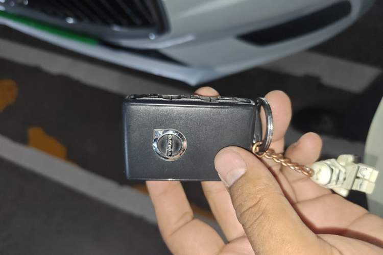 Used Volvo XC60 2019 T5 4x4 Smart Edition China VI Standard Vehicle Key
