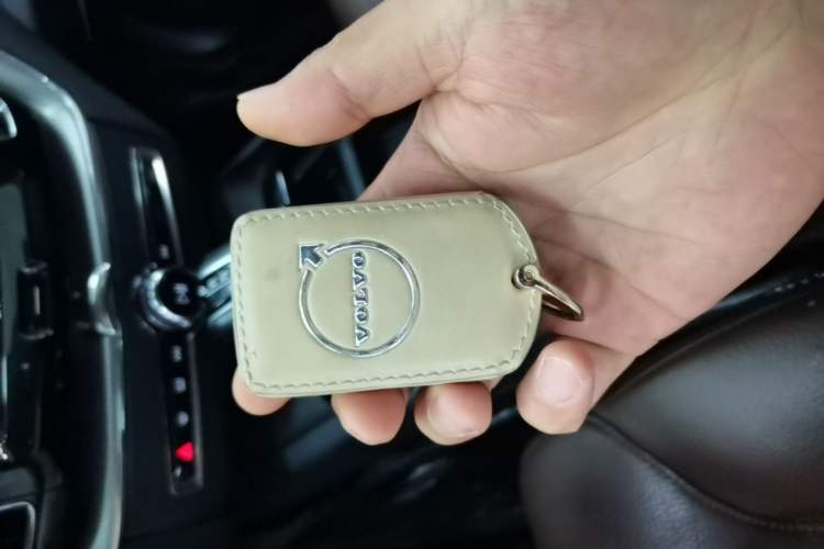 Used Volvo XC60 2019 T5 4x4 Zhiyuan Edition China VI Standard Vehicle Key