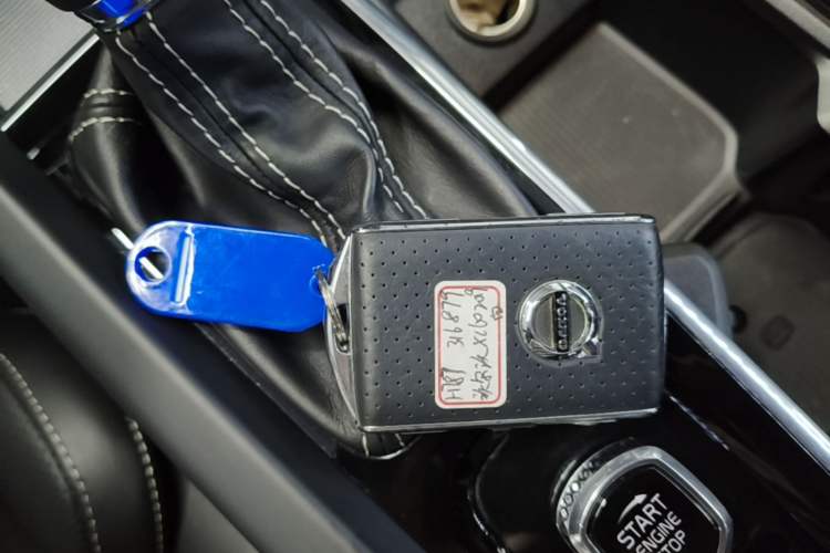 Used Volvo XC60 2019 T5 4x4 Zhiyuan Sport Edition China V Standard Vehicle Key