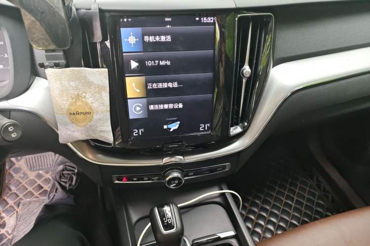 Used Volvo XC60 2019 T5 4x4 Smart Edition China VI Standard Audio And AC Panel