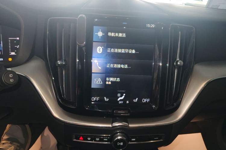 Used Volvo XC60 2019 T5 4x4 Smart Edition China VI Standard Audio And AC Panel