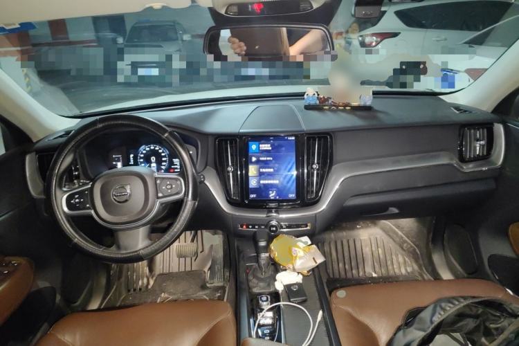 Used Volvo XC60 2019 T5 4x4 Smart Edition China V Standard Center Console