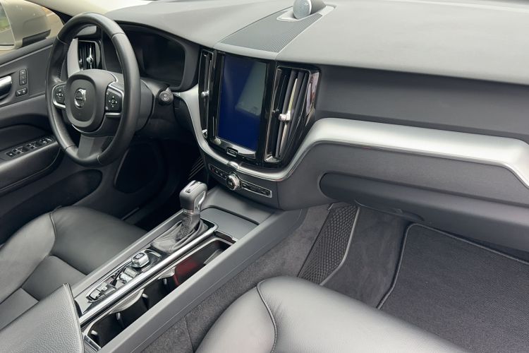 Used Volvo XC60 2019 T5 4x4 Smart Edition China V Standard Center Console