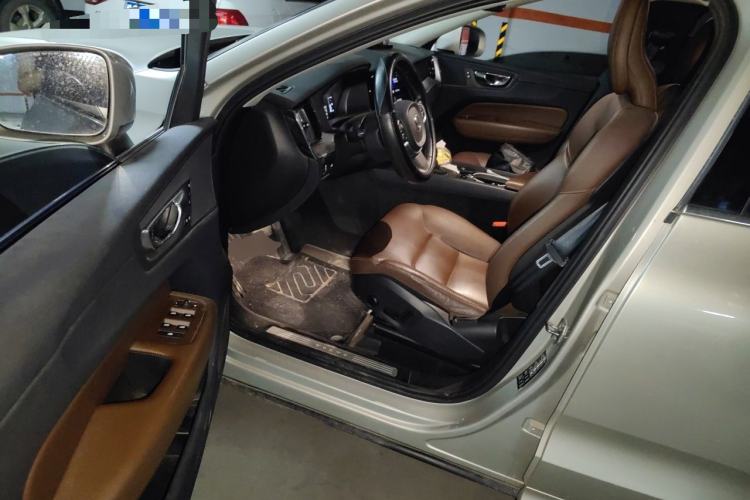 Used Volvo XC60 2019 T5 4x4 Smart Edition China V Standard Driver Seat
