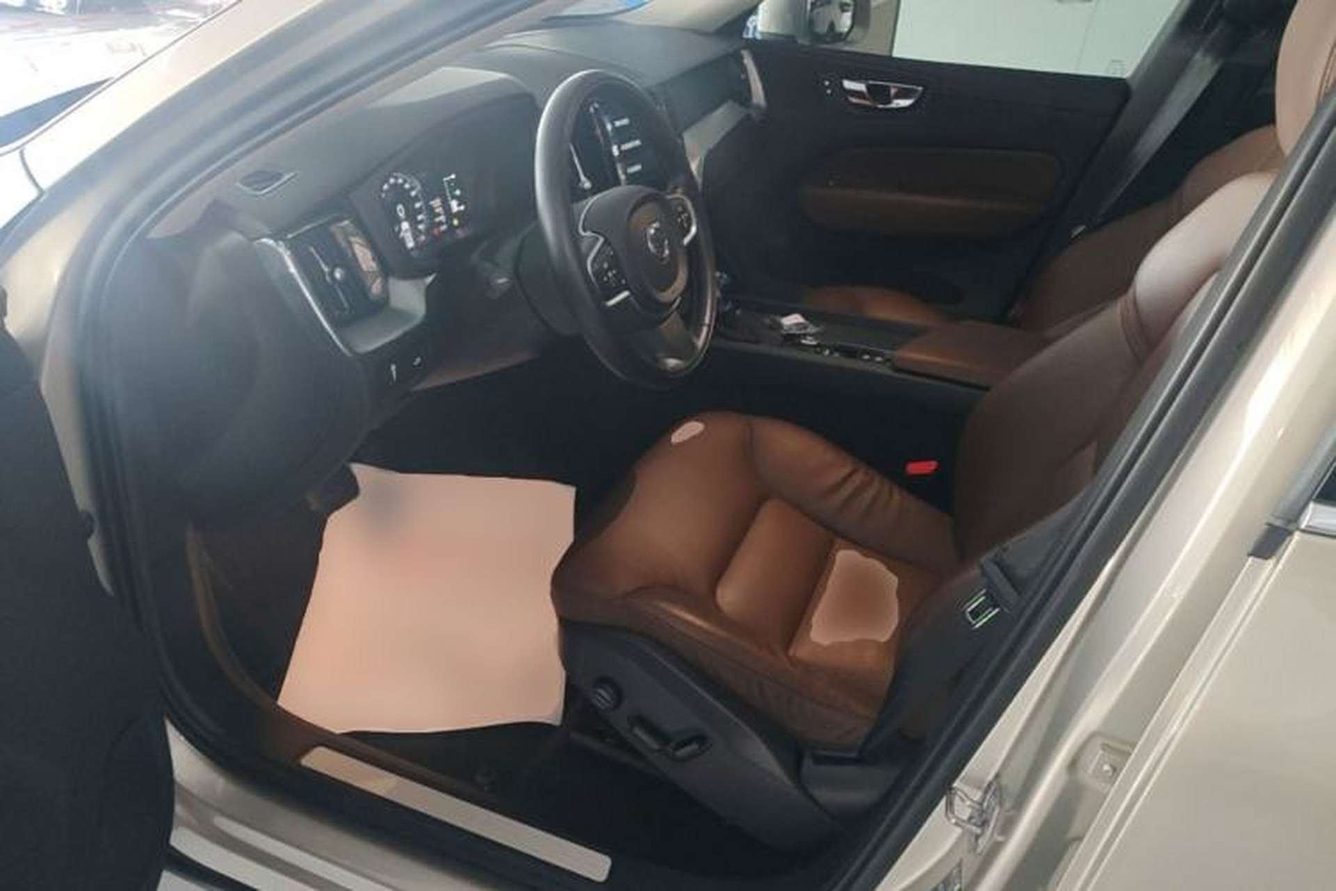 Used Volvo XC60 2019 T5 4x4 Smart Edition China VI Standard Driver Seat