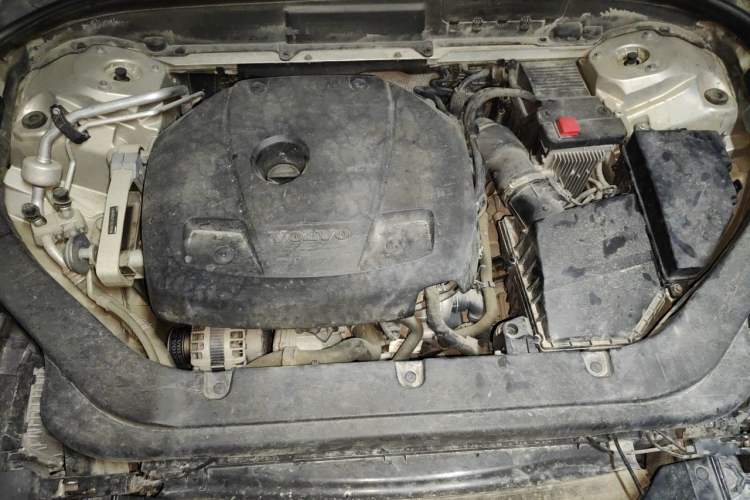 Used Volvo XC60 2019 T5 4x4 Smart Edition China V Standard Engine Bay