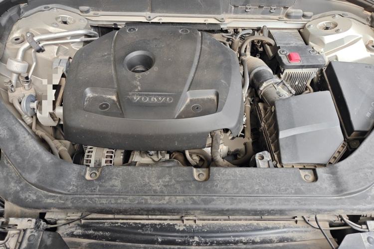 Used Volvo XC60 2019 T5 4x4 Smart Edition China V Standard Engine Bay