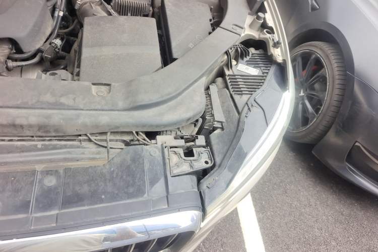 Used Volvo XC60 2019 T5 4x4 Smart Edition China V Standard Engine Bay Left