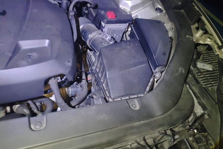 Used Volvo XC60 2019 T5 4x4 Smart Edition China V Standard Engine Bay Left