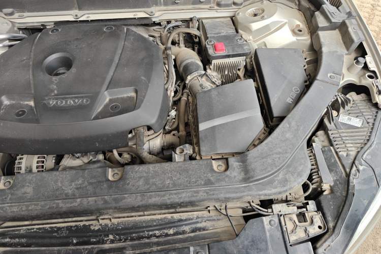 Used Volvo XC60 2019 T5 4x4 Smart Edition China V Standard Engine Bay Left